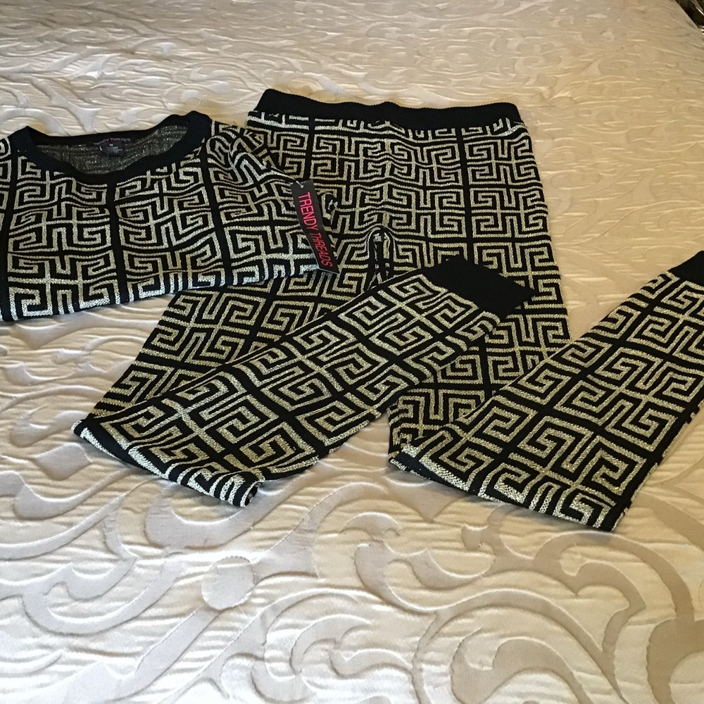 Black and White Geometric Women's Pant Sweater Set, Size 1X